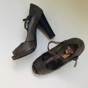 Simply Very Brown Leather 4.25” Peep Toes